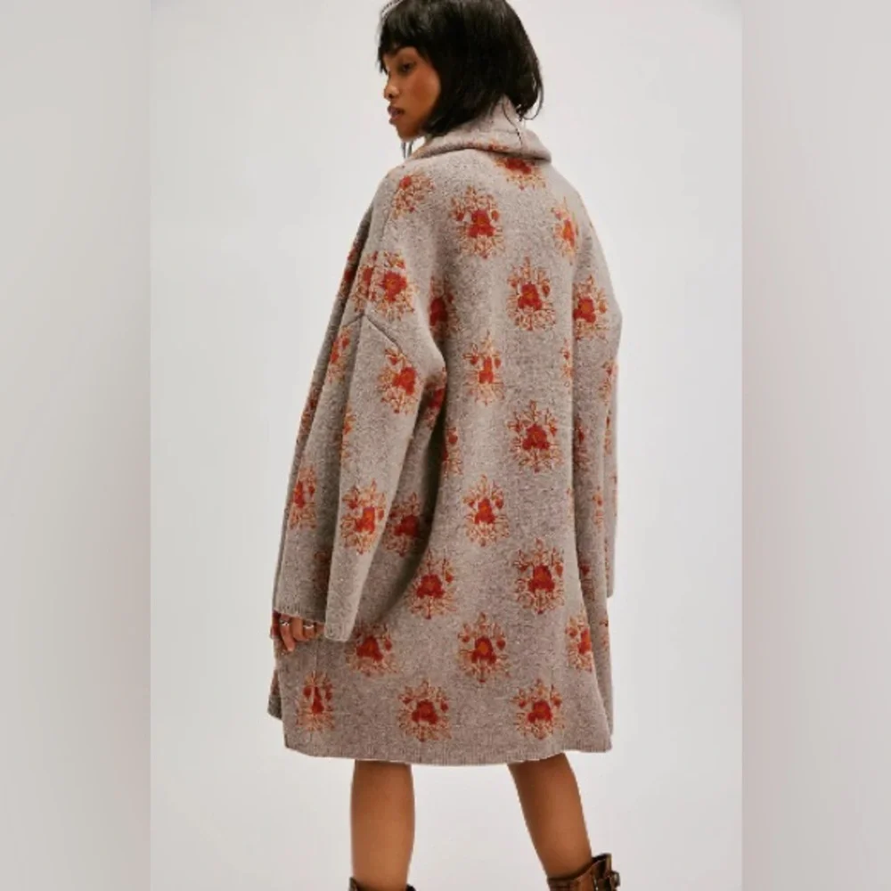 FREE PEOPLE Sacred Heart Bali Ayla Scarf Oversized Cozy Printed Hooded Cardigan - Picture 3 of 9